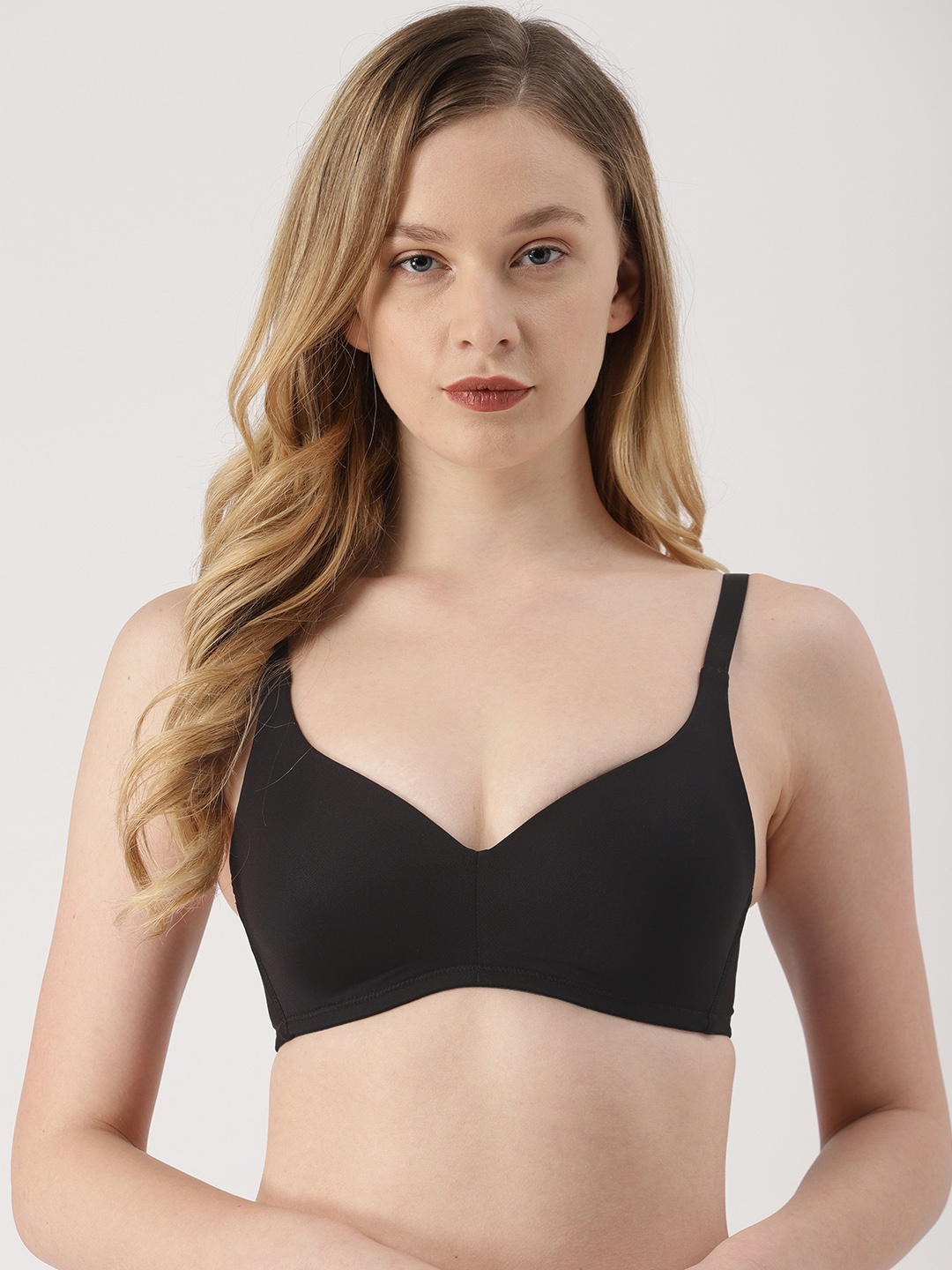 

Wacoal Black Solid Non-Wired Lightly Padded T-shirt Bra