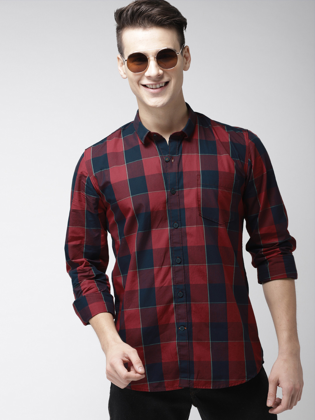 

Mast & Harbour Men Navy Blue & Maroon Slim Fit Checked Casual Shirt