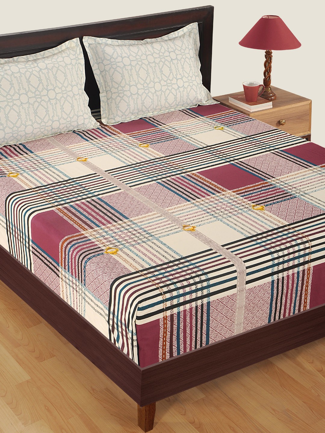 

SWAYAM Off-White & Purple Geometric Flat 180 TC Cotton 1 King Bedsheet with 2 Pillow Covers
