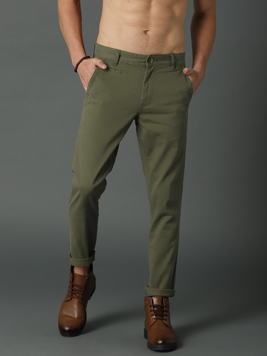 

Roadster Men Olive Green Regular Fit Solid Chinos