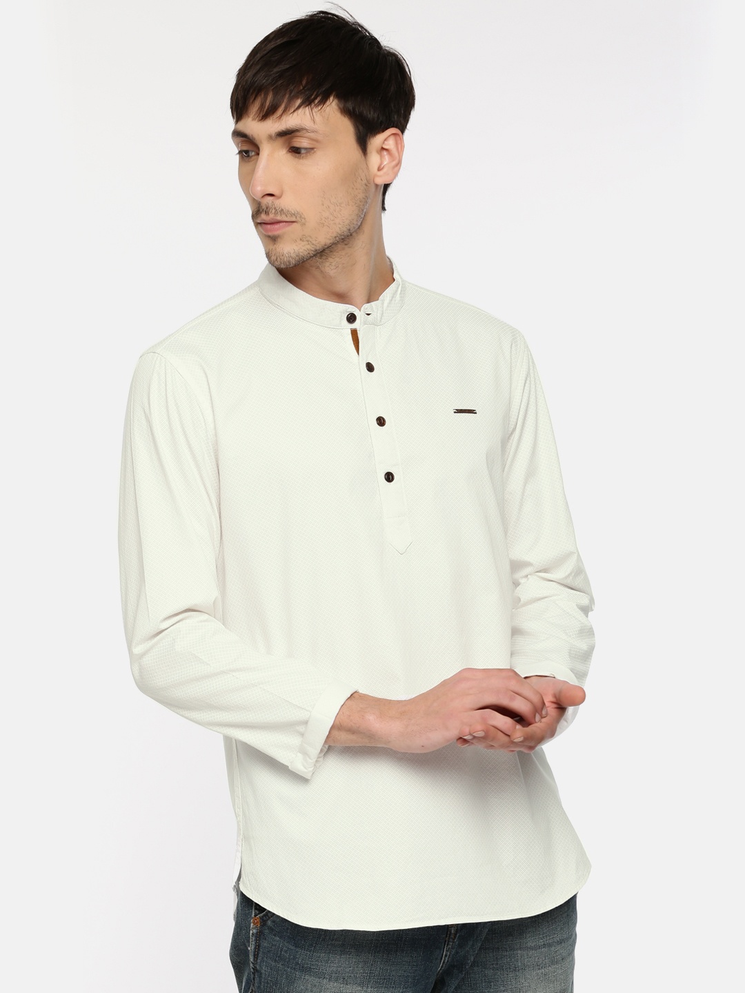 

The Indian Garage Co Men White Solid Straight Kurta