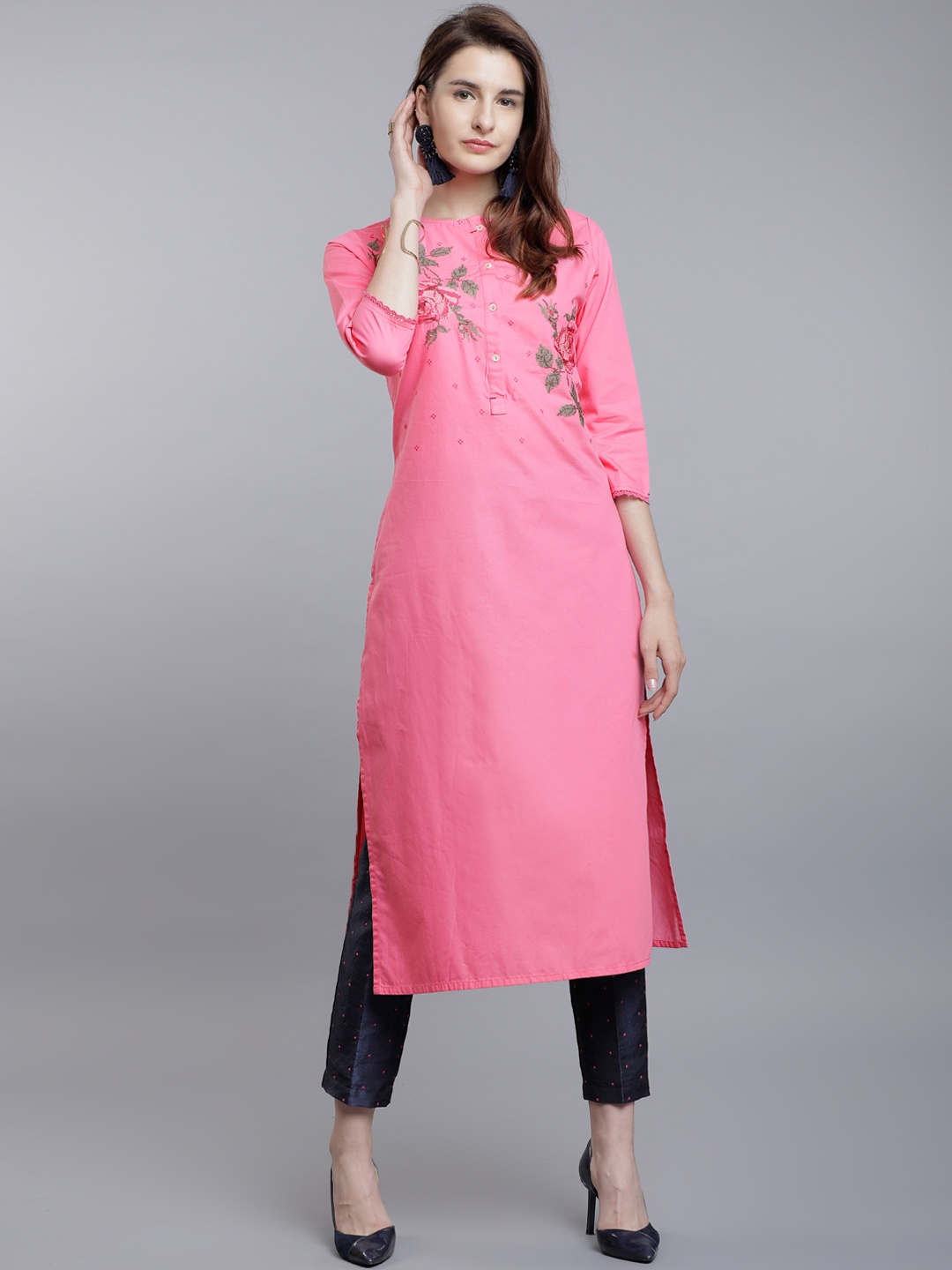 

Vishudh Women Pink Embroidered Straight Kurta