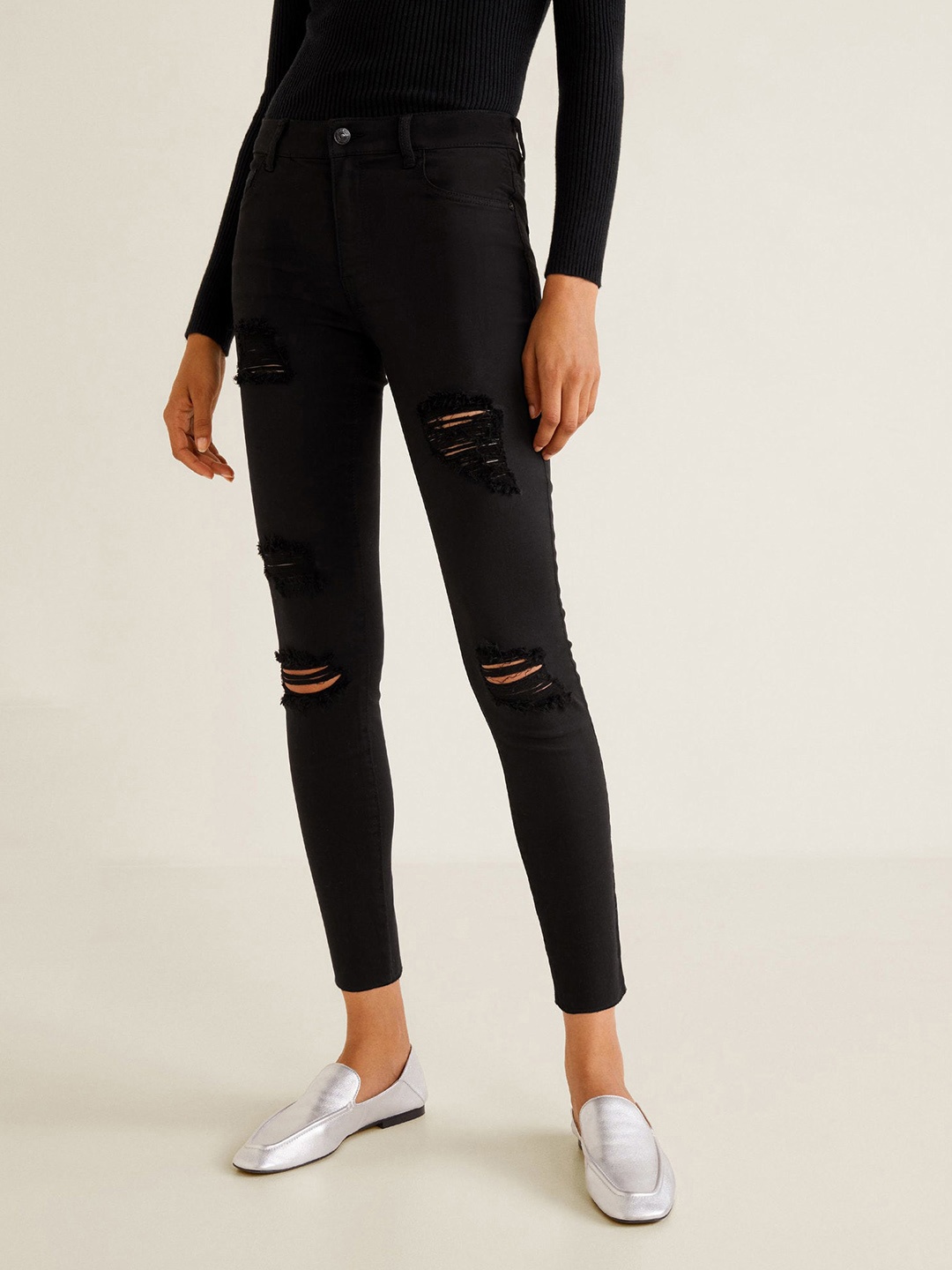 

MANGO Women Black Skinny Fit Mid-Rise Mildly Distressed Stretchable Cropped Jeans