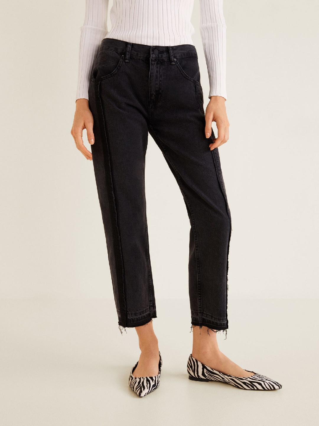 

MANGO Women Charcoal Grey Straight Fit Mid-Rise Clean Look Cropped Jeans