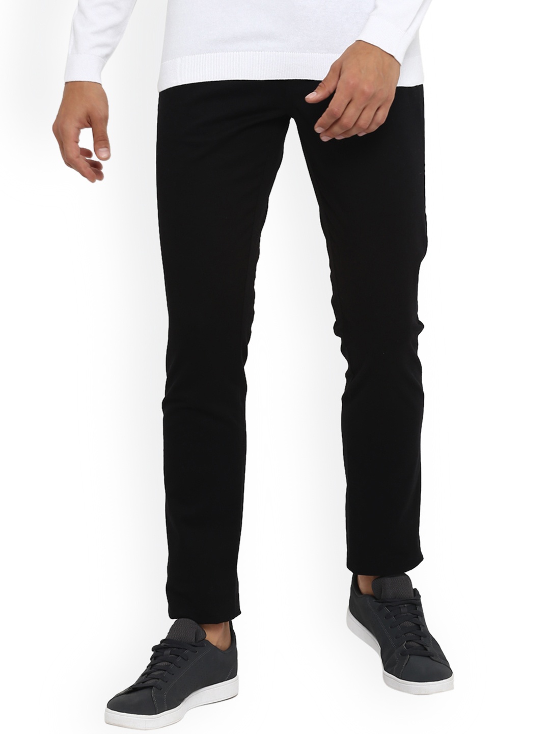 

Red Tape Men Black Slim Fit Solid Chinos