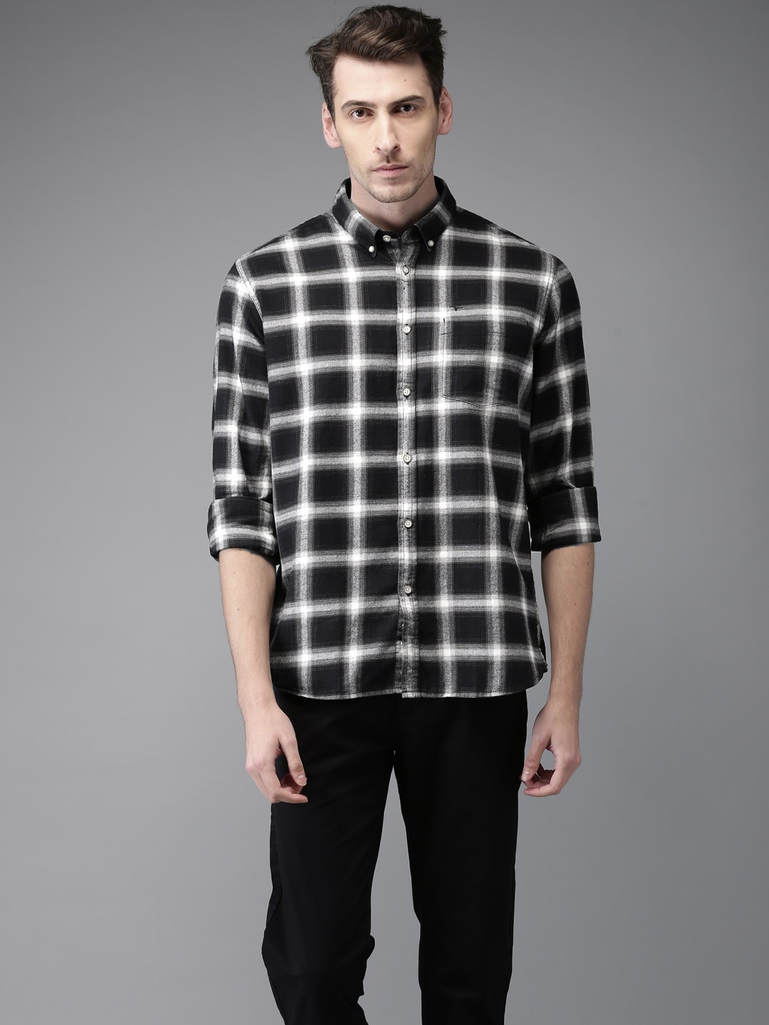 

Flying Machine Men Black & White Regular Fit Checked Casual Shirt