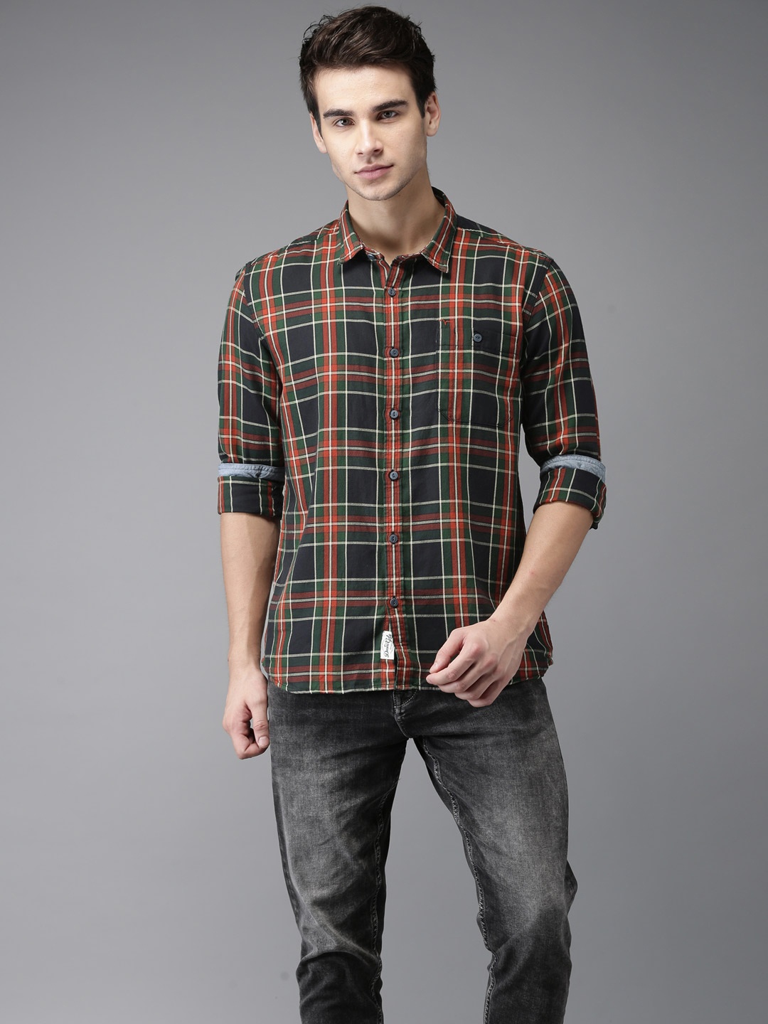 

Flying Machine Men Green & Red Regular Fit Checked Casual Shirt