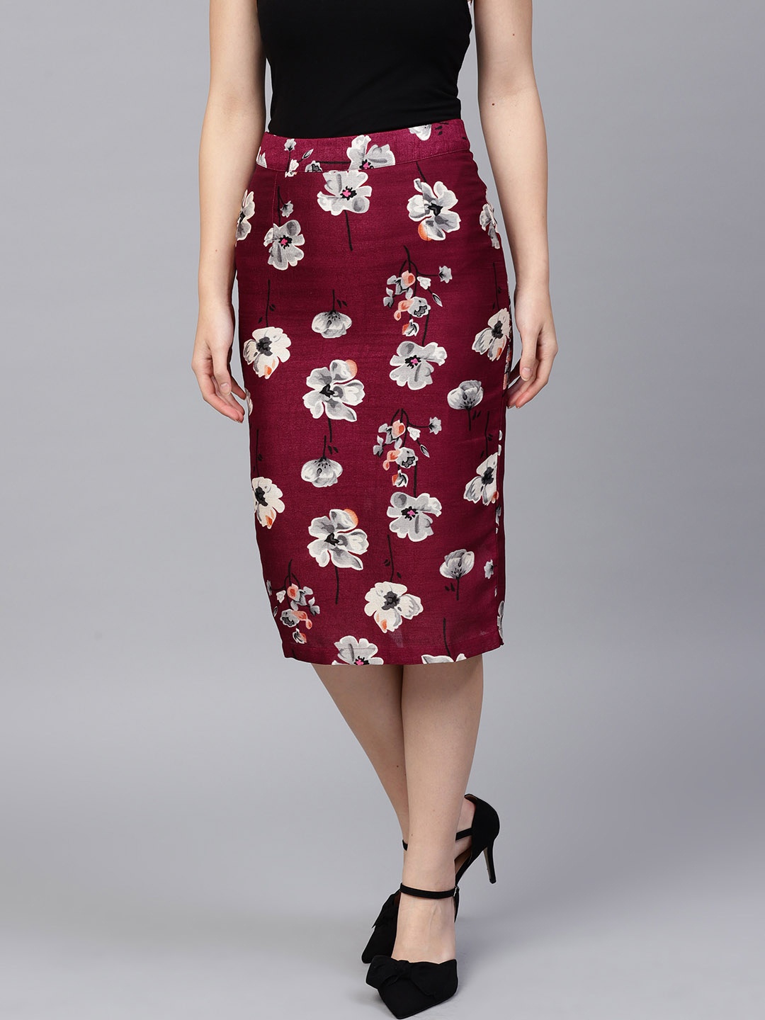 

SASSAFRAS Women Burgundy & White Printed Pencil Skirt