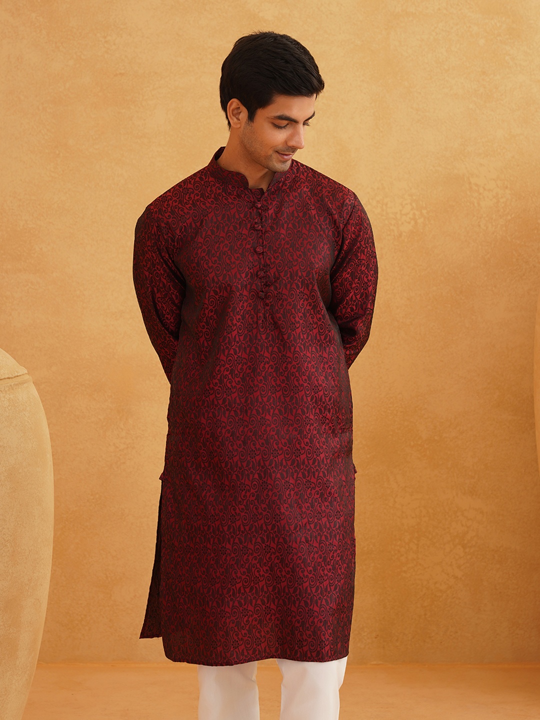 

SOJANYA Men Maroon Woven Design Straight Kurta