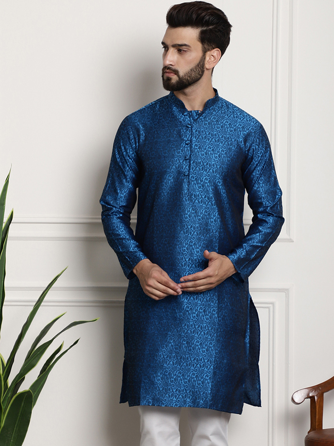

SOJANYA Men Blue Woven Design Straight Kurta