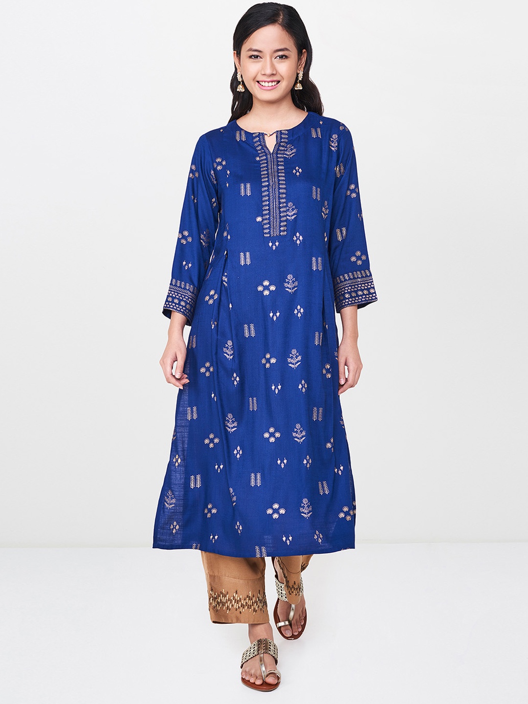 

Global Desi Women Blue Printed Straight Kurta