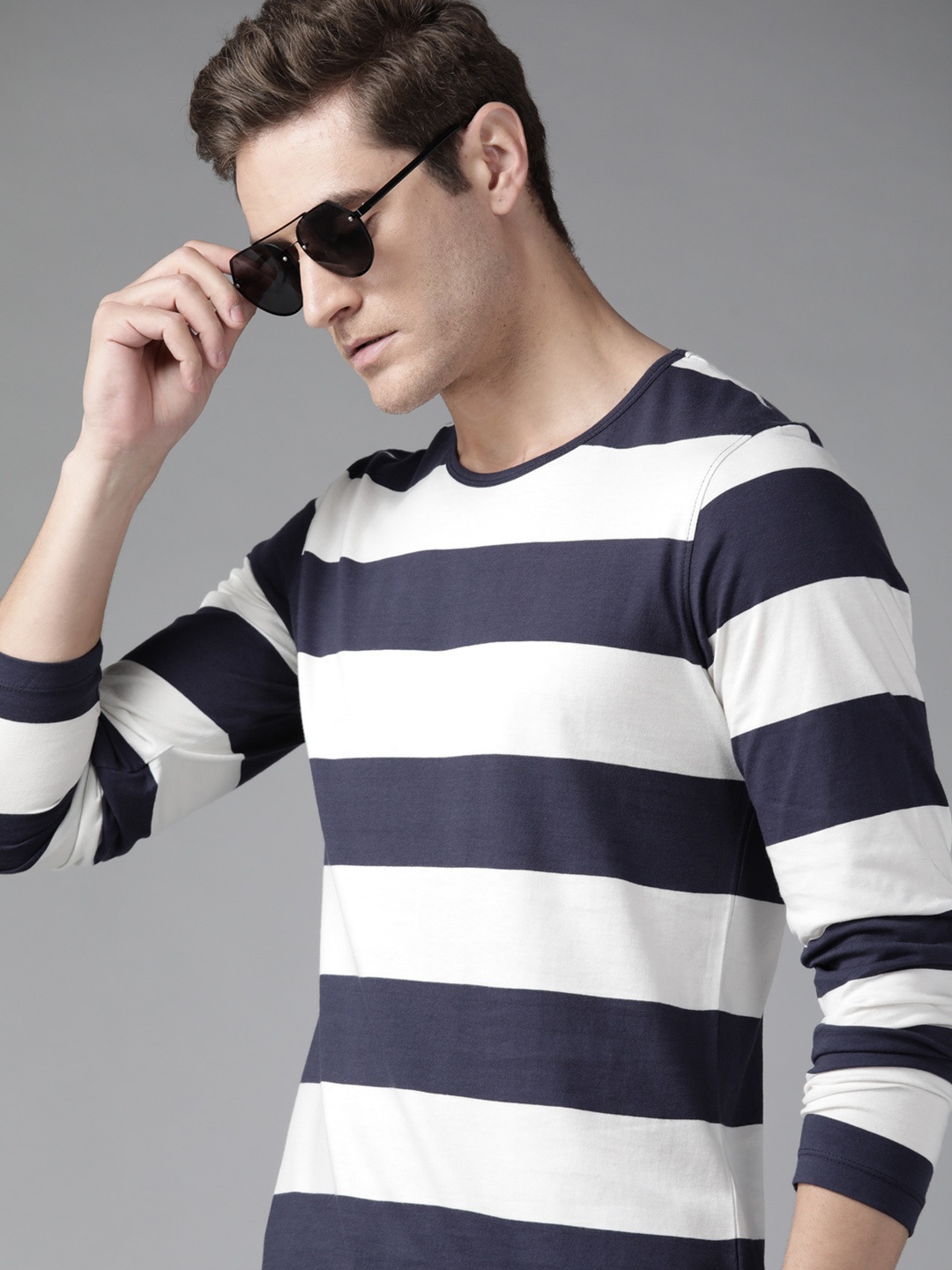 

Roadster Men White Navy Blue & White Striped Pure Cotton T-shirt