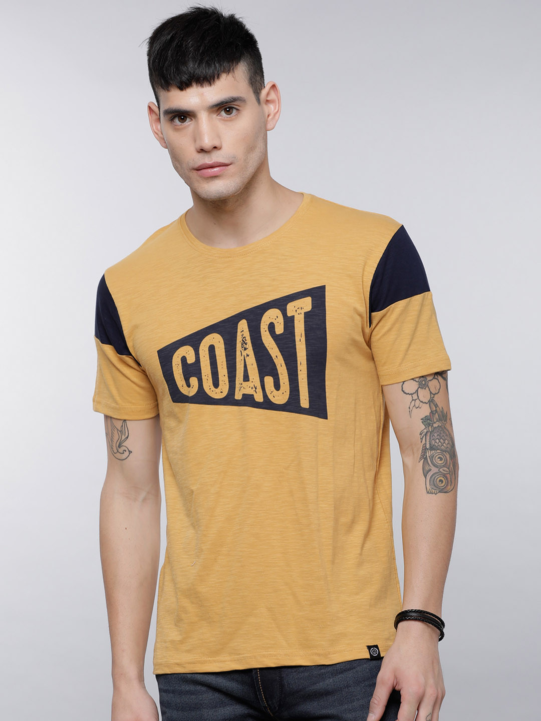 

LOCOMOTIVE Men Mustard Printed Round Neck T-shirt
