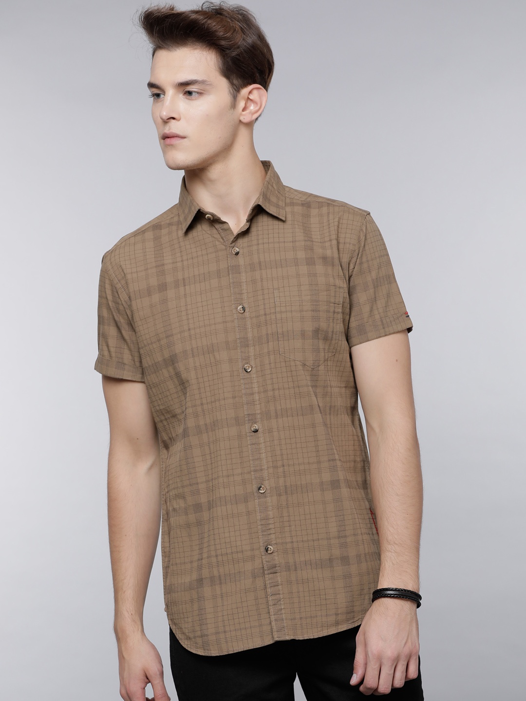 

LOCOMOTIVE Men Beige Slim Fit Checked Casual Shirt