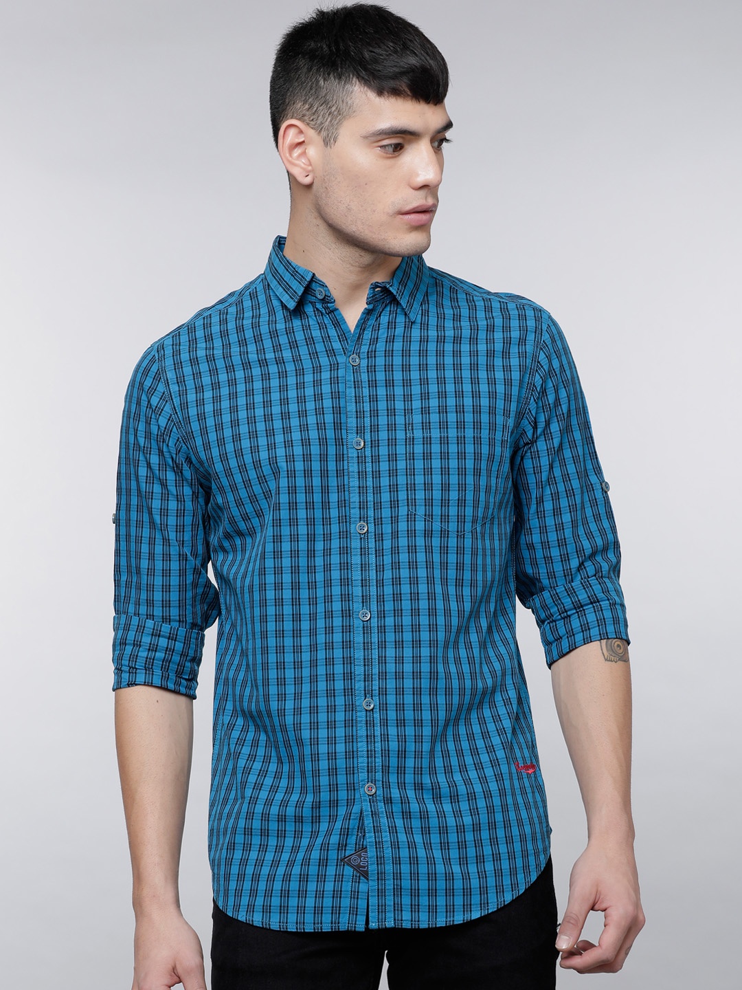 

LOCOMOTIVE Men Blue & Black Slim Fit Checked Casual Shirt