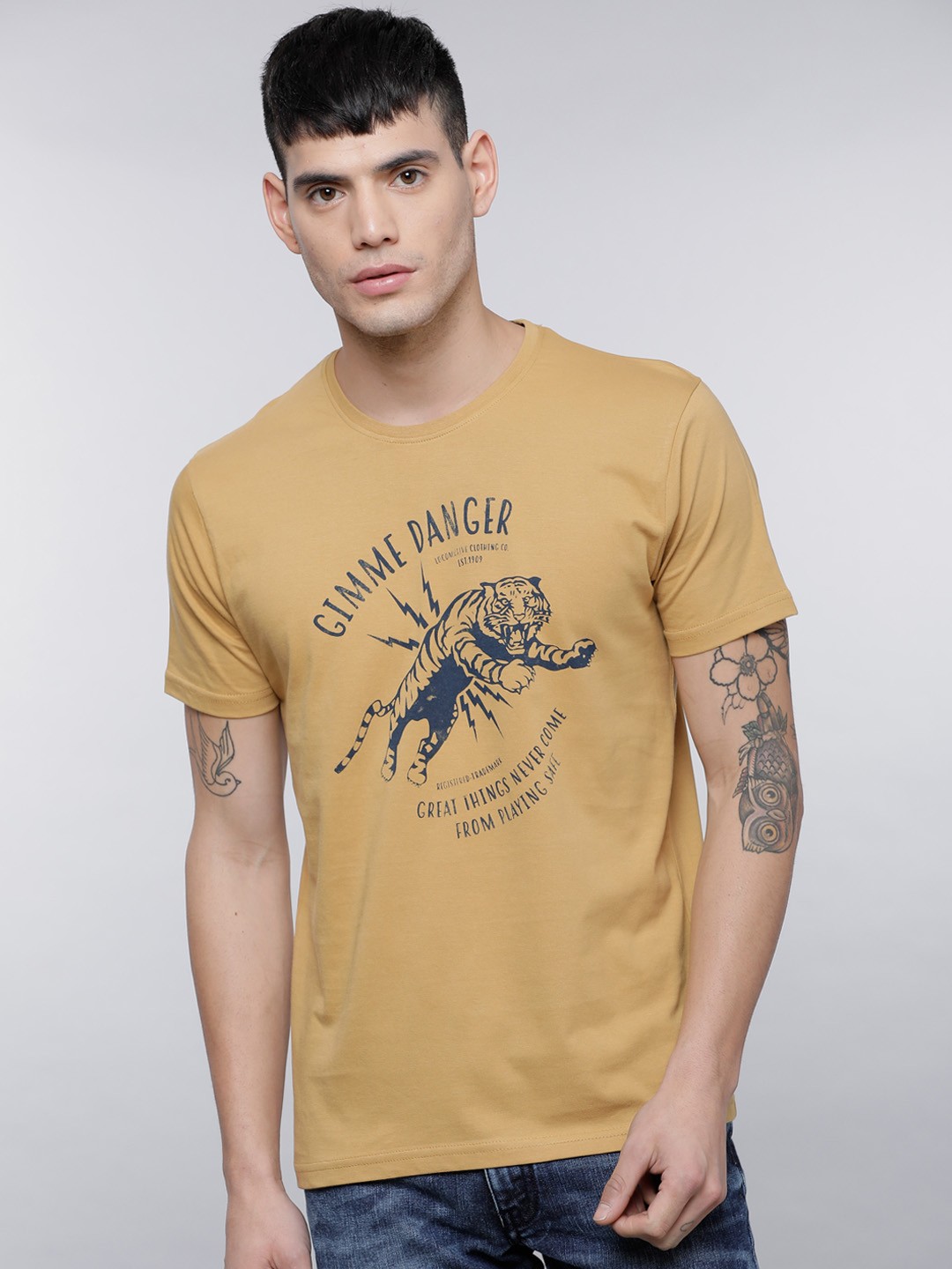 

LOCOMOTIVE Men Mustard Printed Round Neck T-shirt