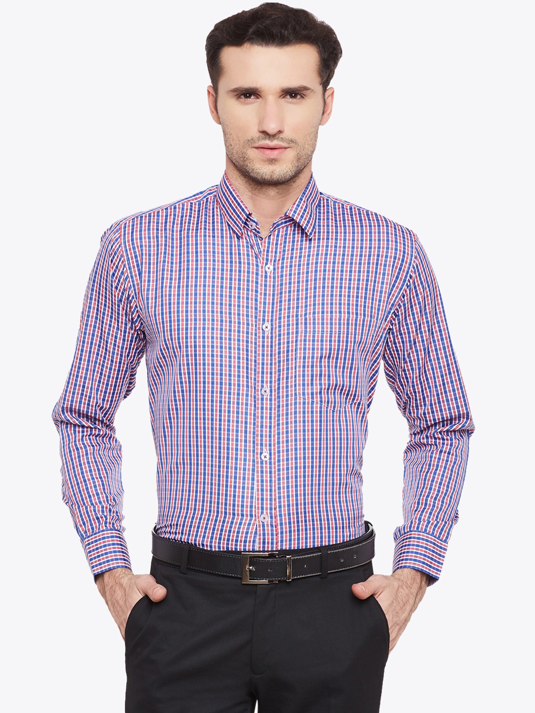 

English Navy Men Red & Navy Blue Slim Fit Checked Formal Shirt