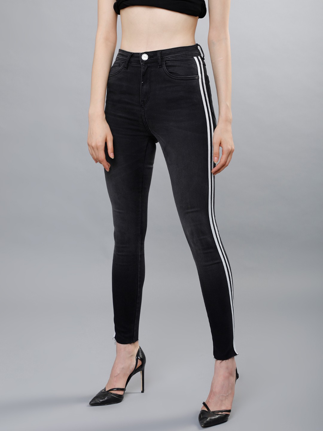 

Tokyo Talkies Women Black Super Skinny Fit Mid-Rise Clean Look Stretchable Jeans