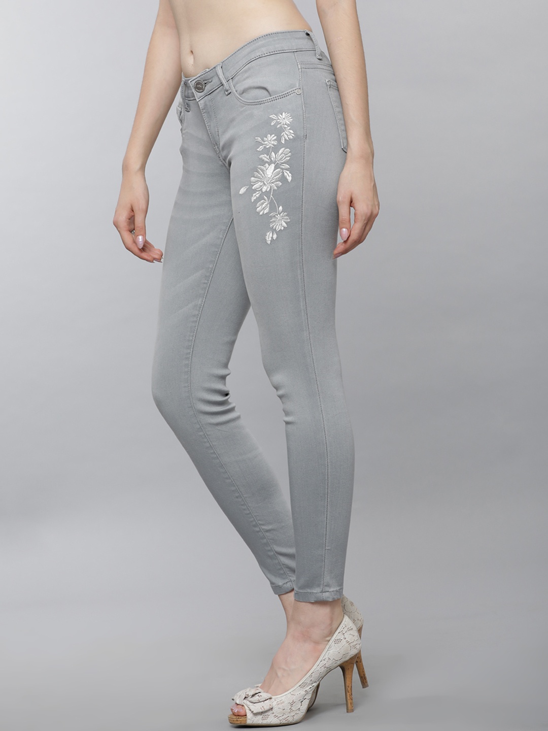 

Tokyo Talkies Women Grey Super Skinny Fit Mid-Rise Clean Look Stretchable Jeans