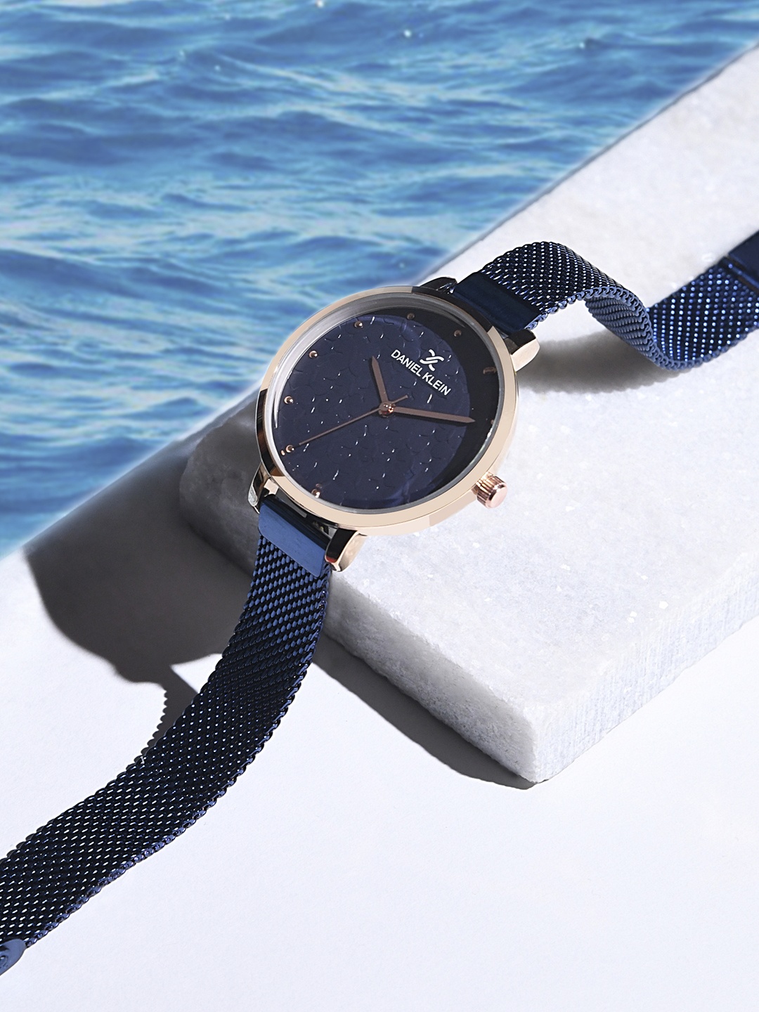 Daniel Klein Women Navy Blue Analogue Watch DK11637-7