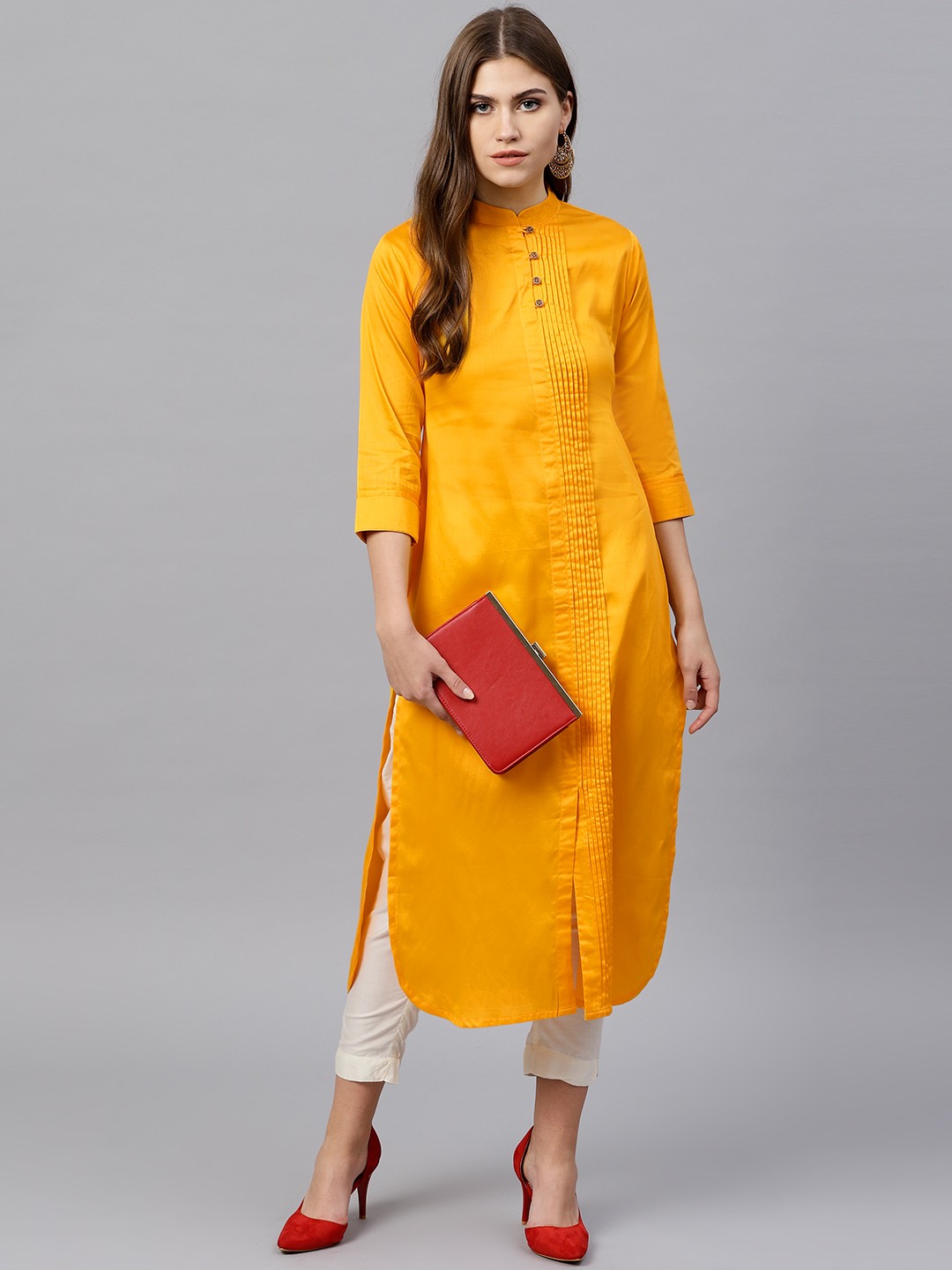 

GERUA Women Yellow Solid Straight Kurta
