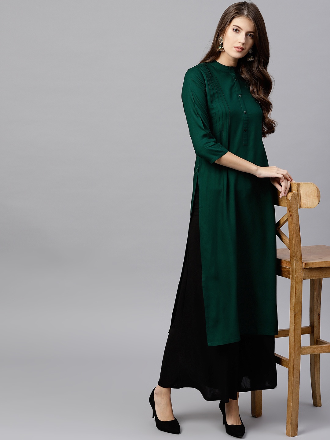 

Gerua By Libas Women Green Solid Straight Kurta