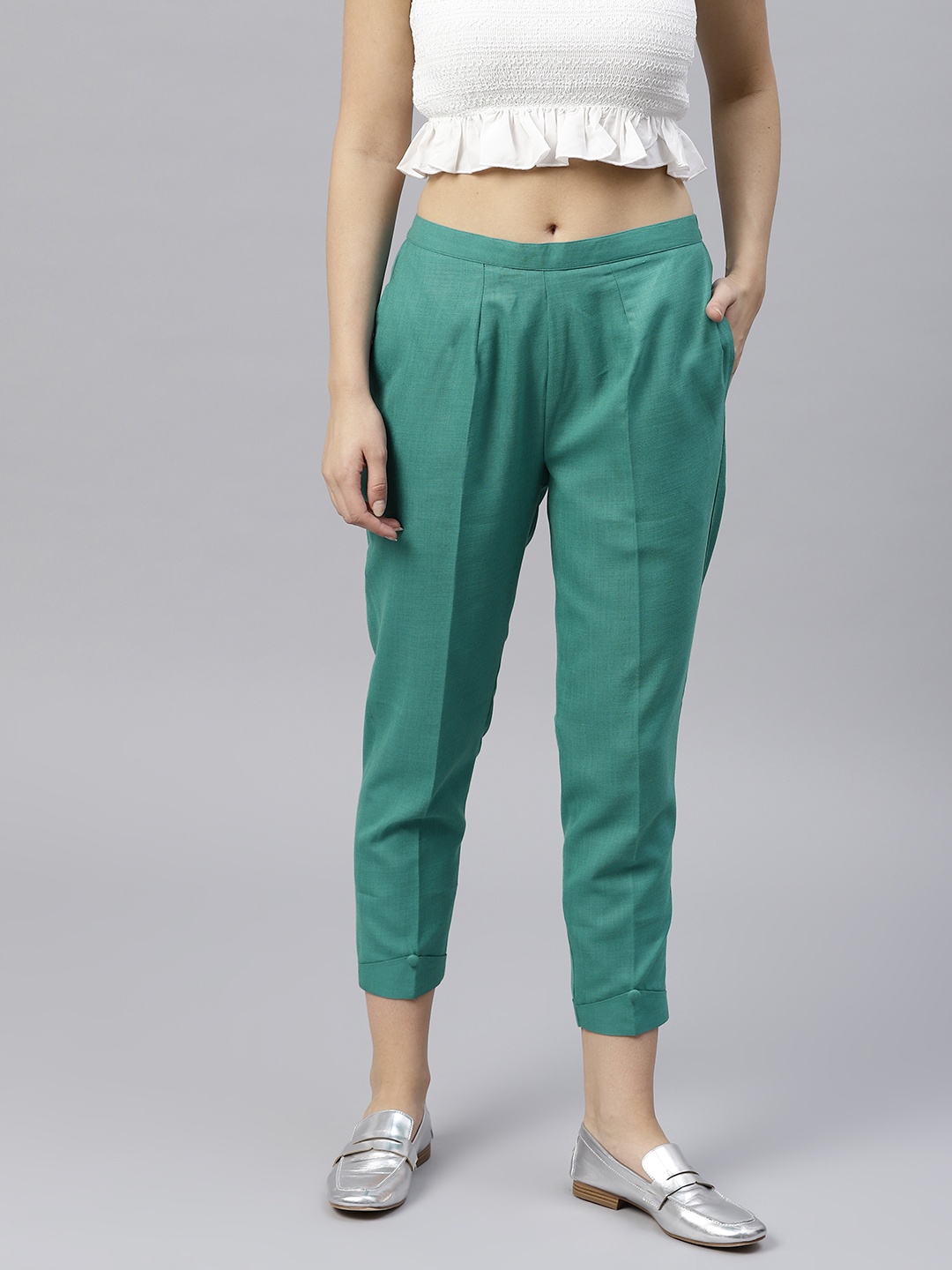 

GERUA Women Turquoise Green Regular Fit Solid Cropped Trousers, Turquoise blue