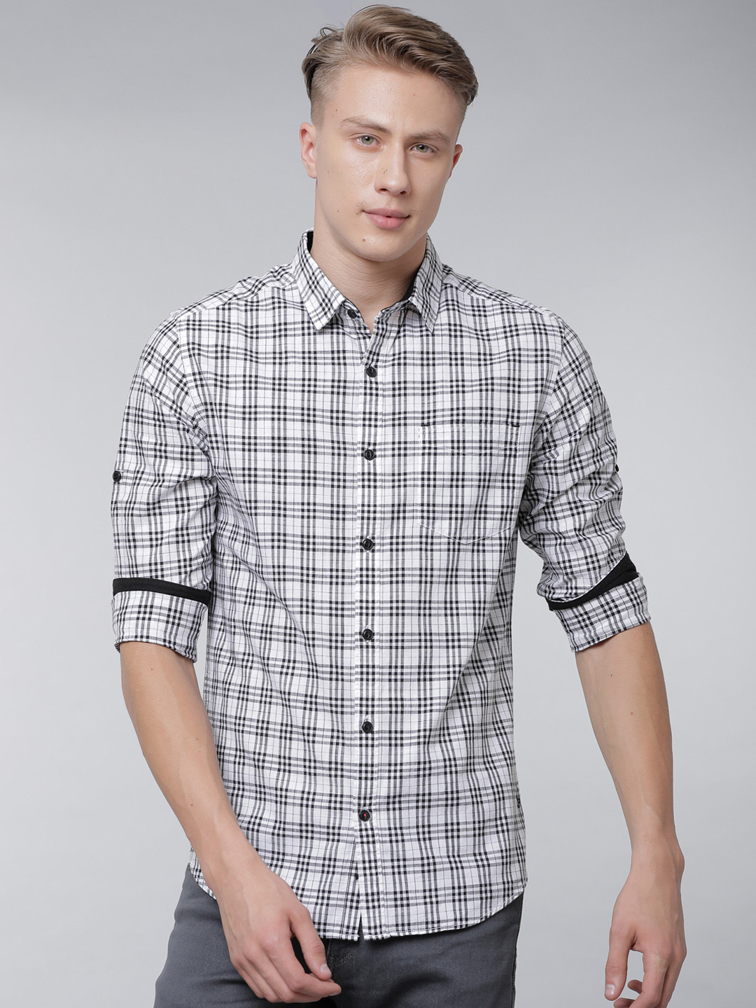 

LOCOMOTIVE Men White & Black Slim Fit Checked Casual Shirt