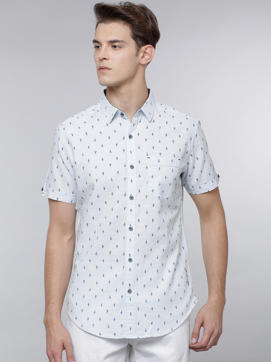 

LOCOMOTIVE Men Blue Slim Fit Self Design Casual Shirt