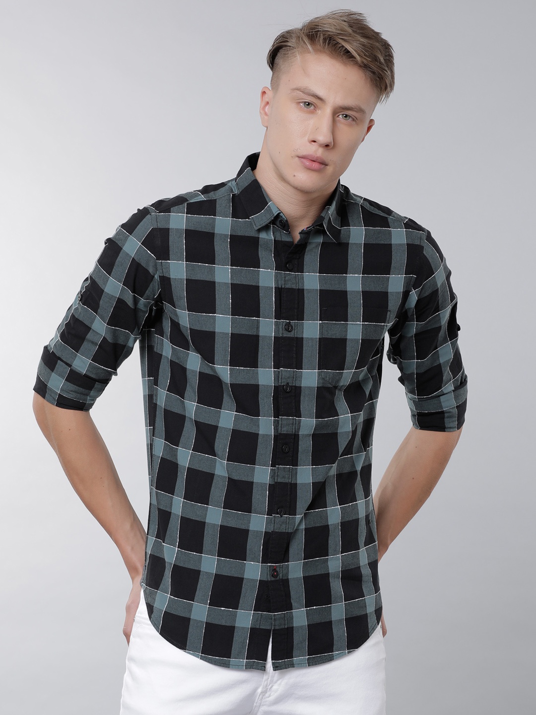 

LOCOMOTIVE Men Black & Grey Slim Fit Checked Casual Shirt