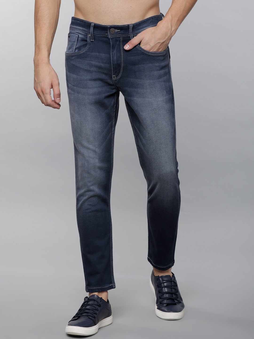 

LOCOMOTIVE Men Blue Tapered Fit Mid-Rise Clean Look Stretchable Jeans