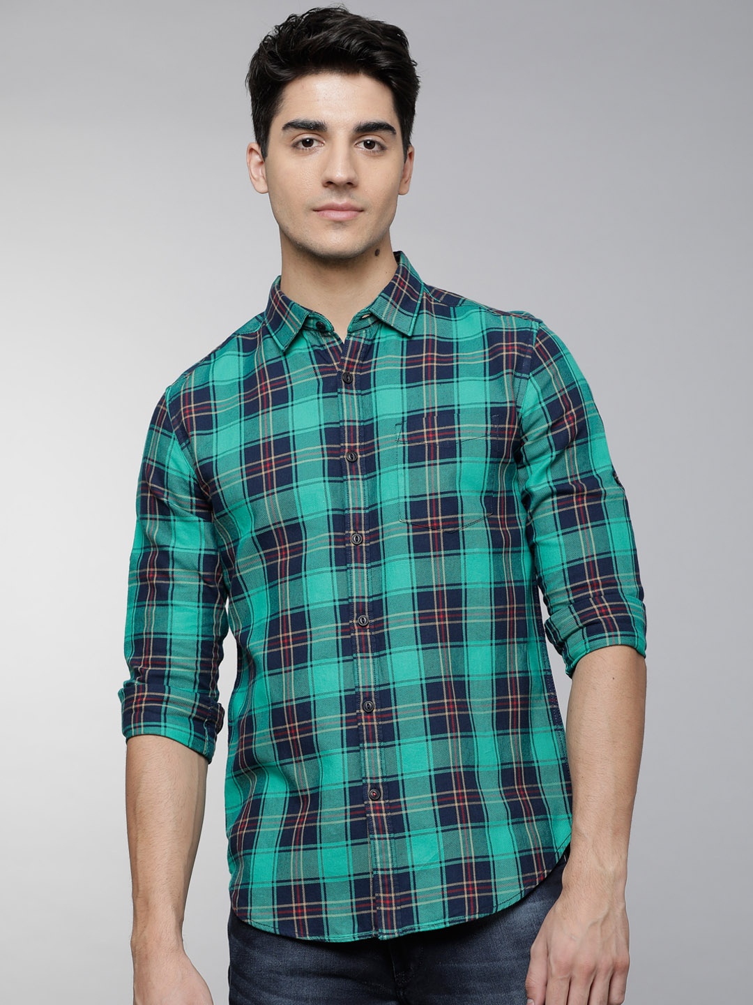 

LOCOMOTIVE Men Navy Blue & Green Slim Fit Checked Casual Shirt