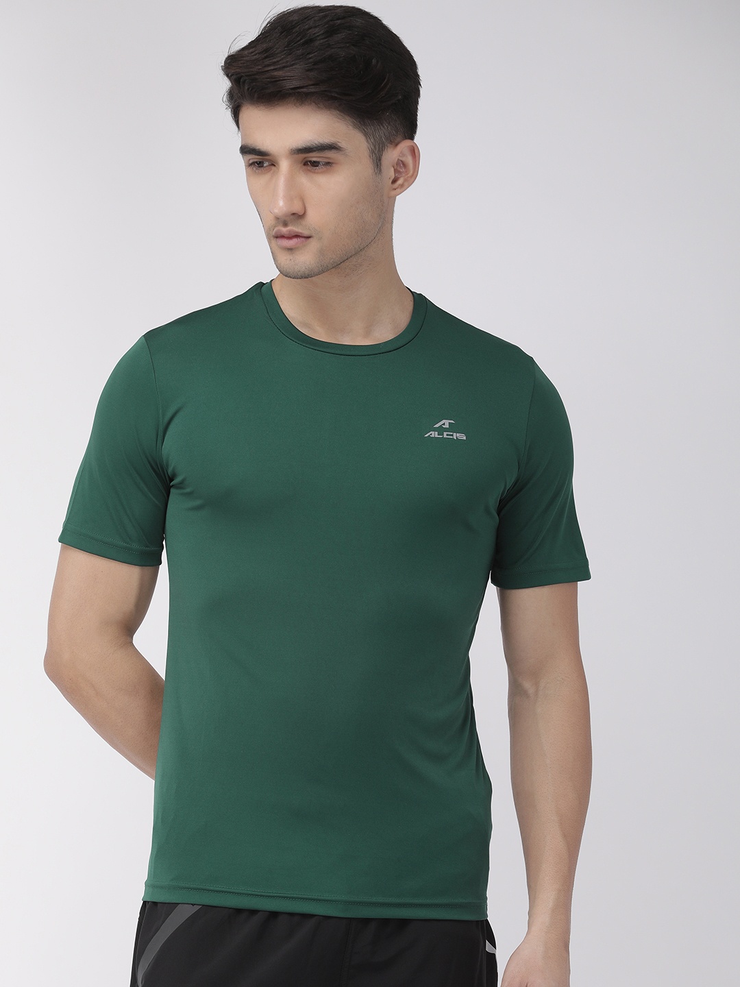 

Alcis Men Green Solid Round Neck T-shirt
