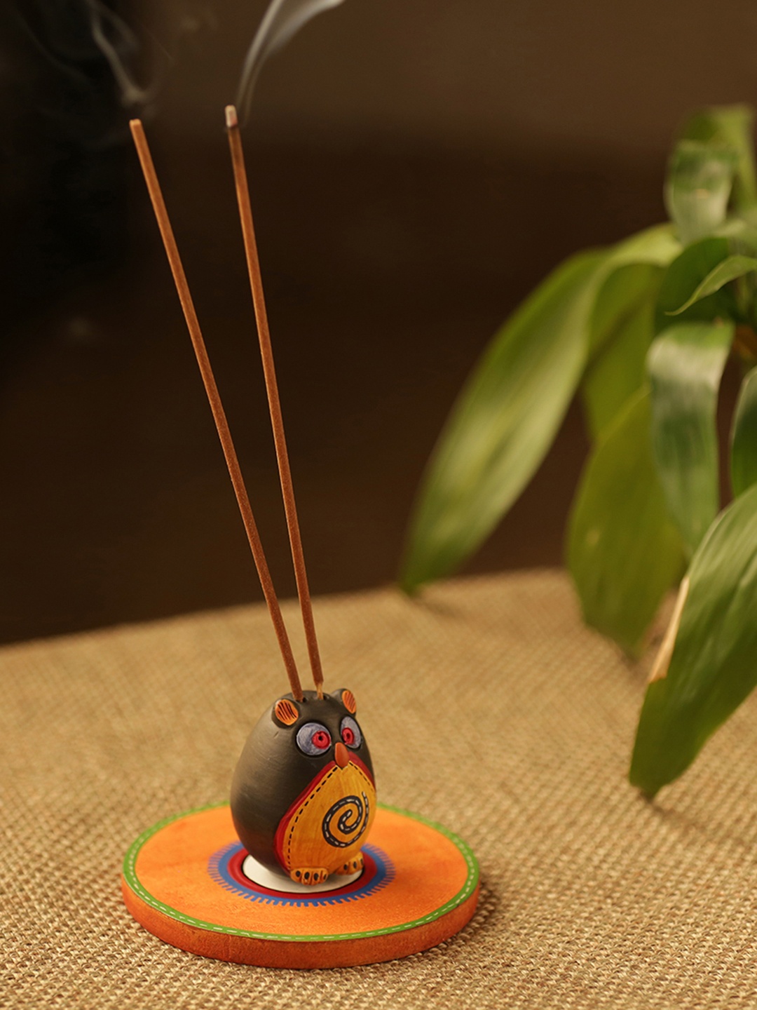

ExclusiveLane 2 Sticks Wooden Holder Hand-Painted Owl-Shaped Terracotta Incense Stick, Black