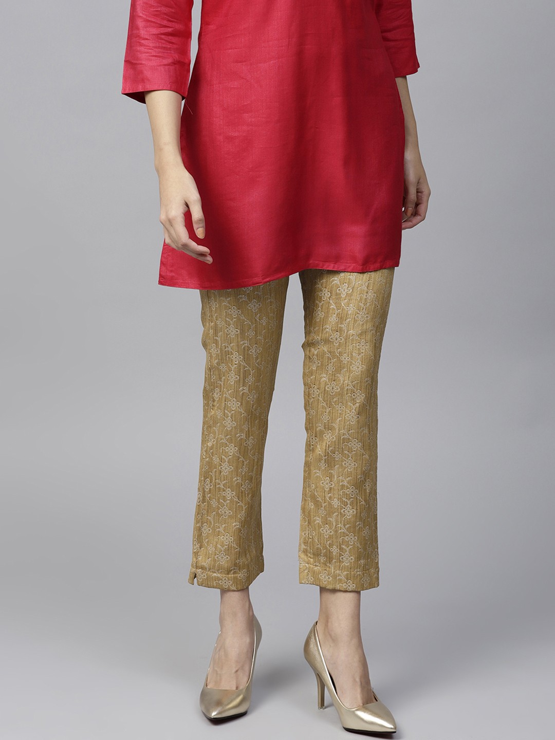 

PINKSKY Women Golden Slim Fit Self Design Cropped Regular Trousers, Gold