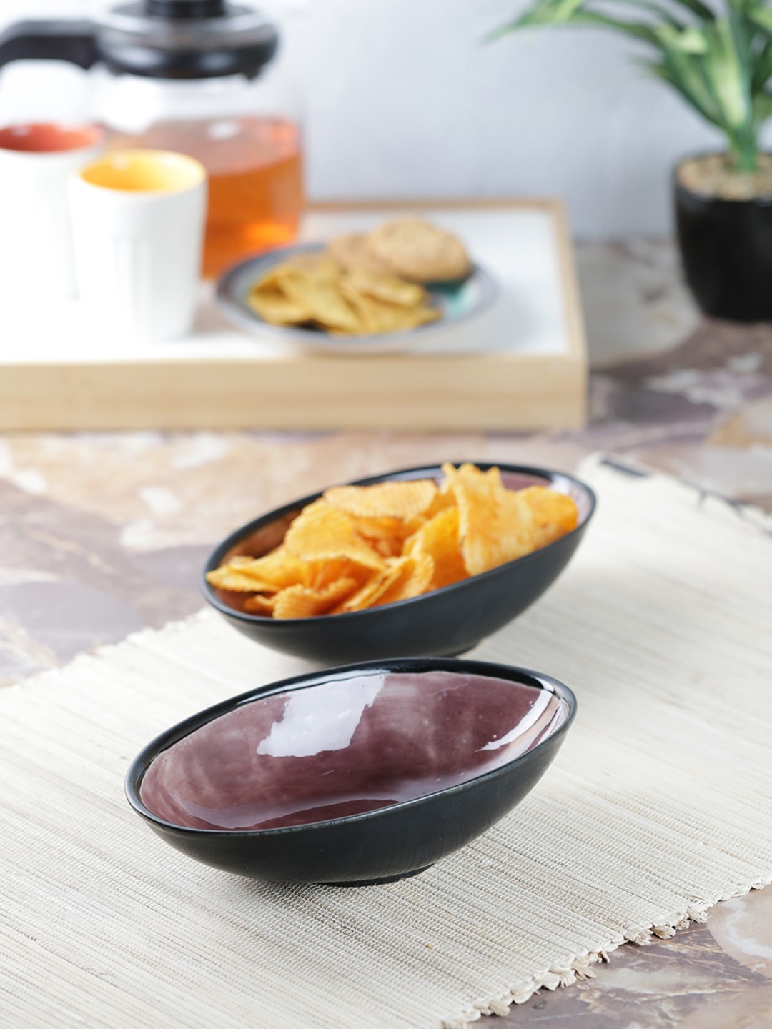 

VarEesha Black & Brown Set Of 2 Solid Hand Painted Ceramic Oval Bowls