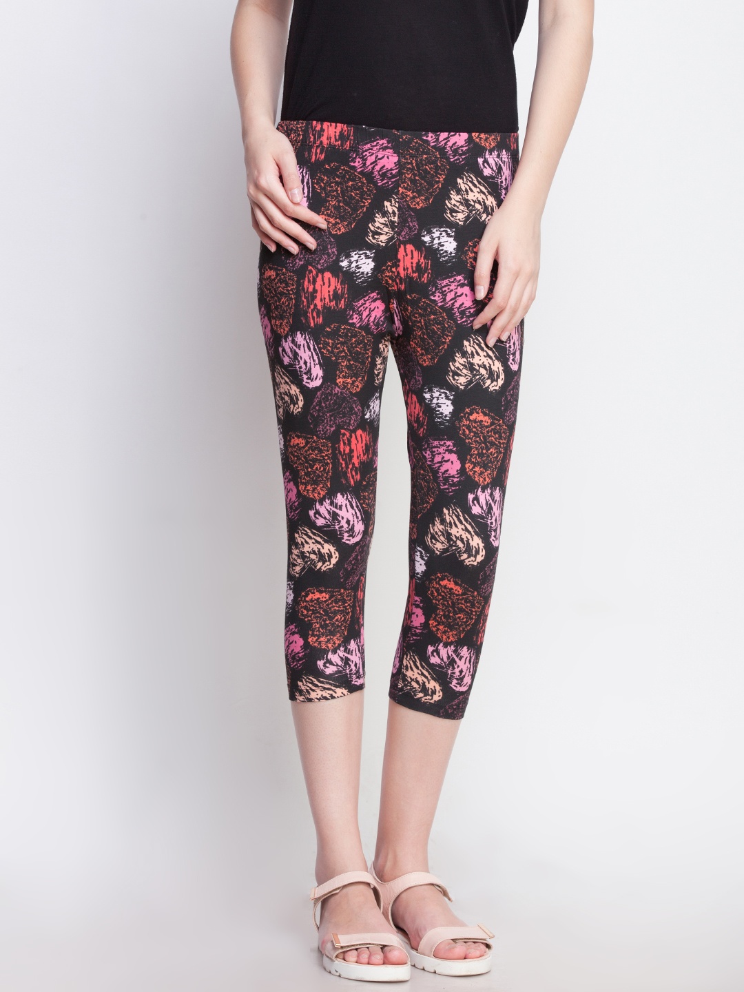 

Dollar Missy Women Black & Multicoloured Printed Slim Fit Capris