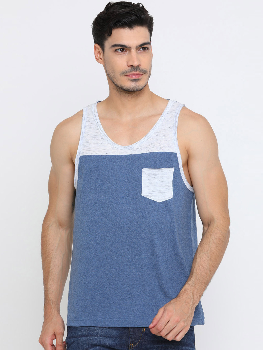 

Masculino Latino Men Blue Colourblocked V-Neck Sleeveless T-shirt