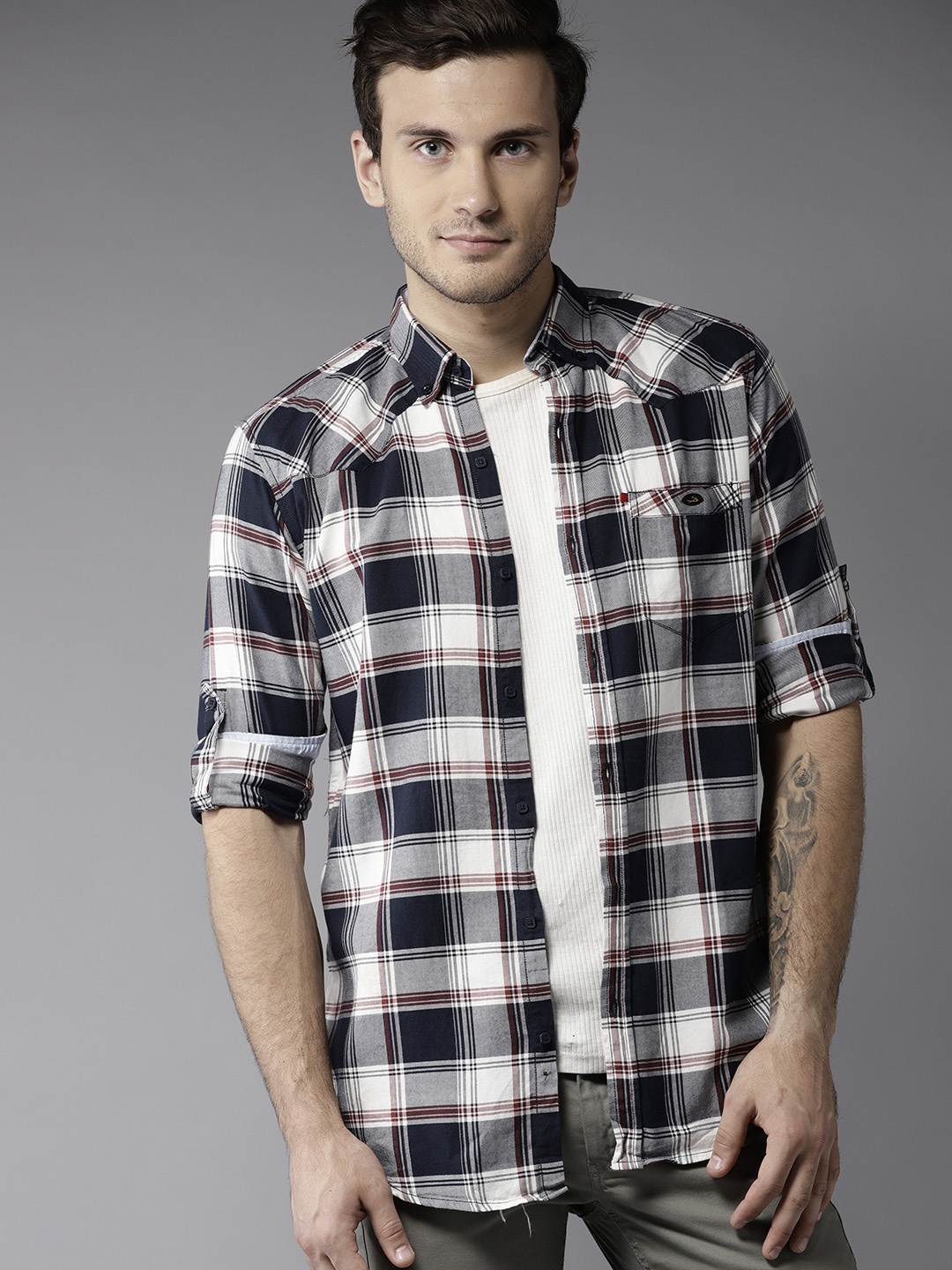 

DENNISON Men Navy Blue & White Slim Fit Checked Casual Shirt