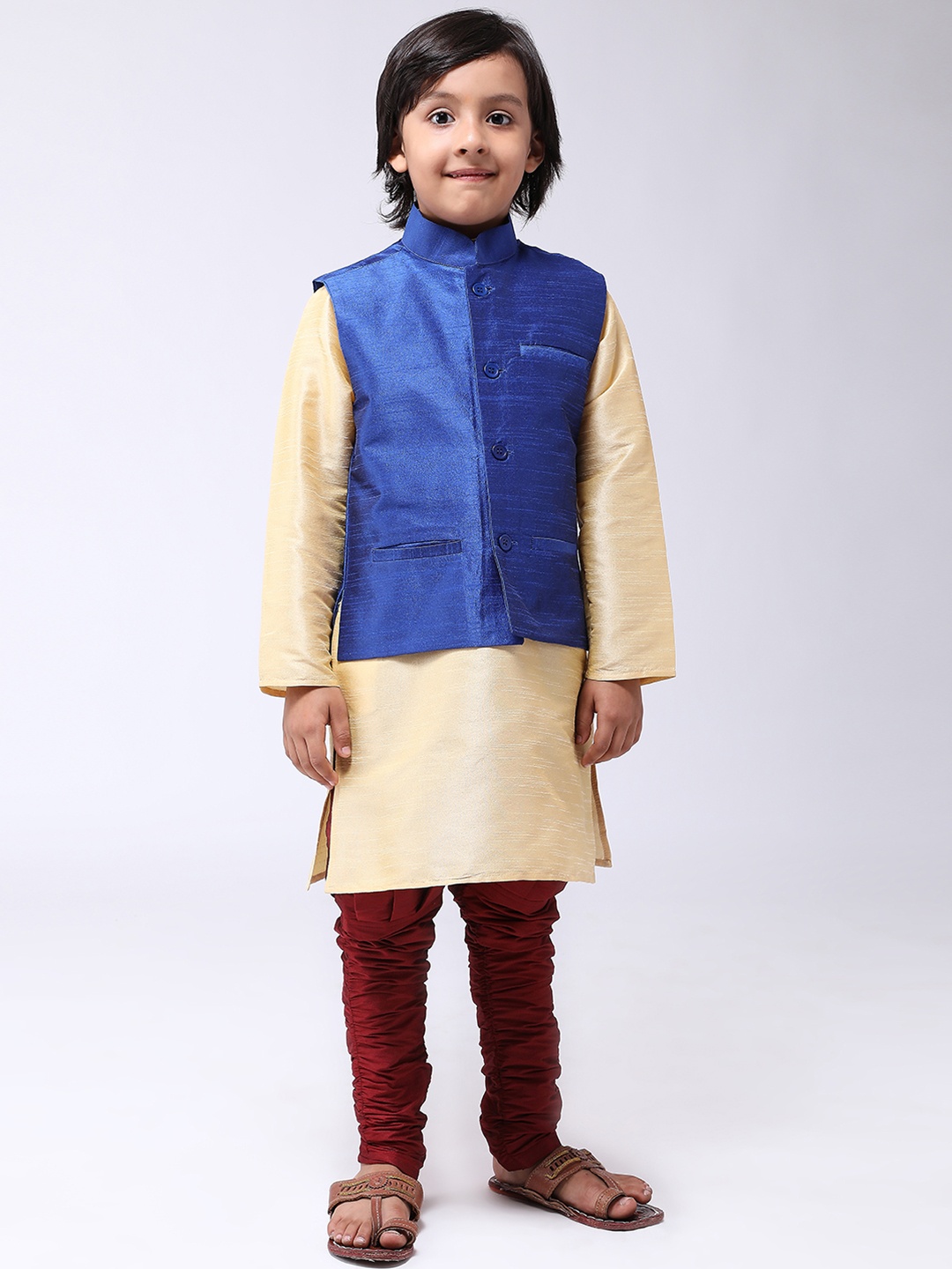 

SOJANYA Boys Gold-Toned & Maroon Solid Kurta with Churidar