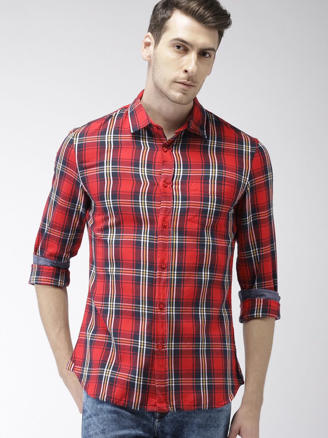 

Celio Men Red & Off-White Slim Fit Checked Casual Shirt
