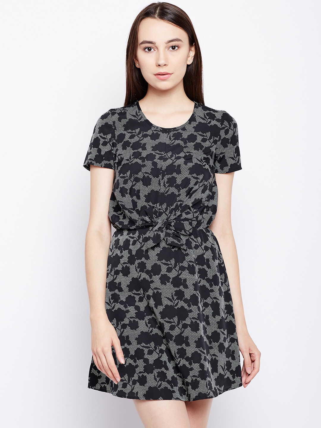 

Oxolloxo Women Black Self Design Fit and Flare Dress