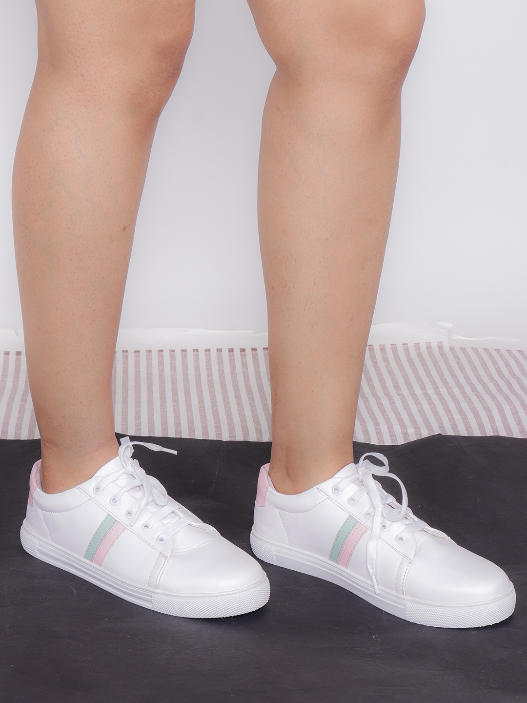 

Shoetopia Women White Sneakers