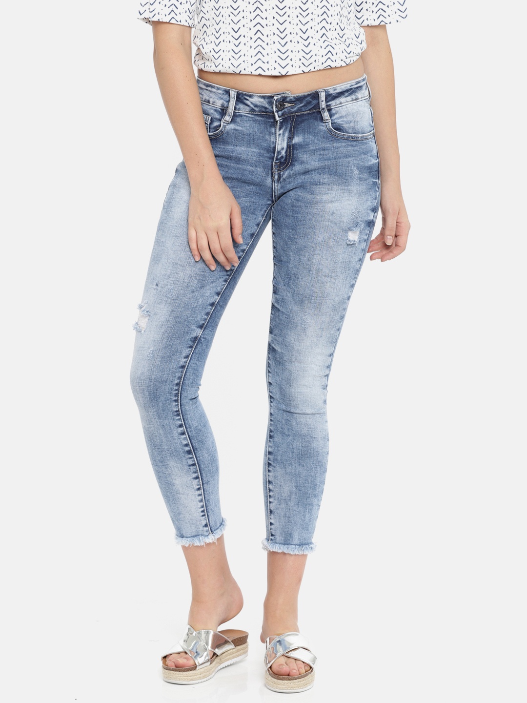 

Deal Jeans Women Blue Slim Fit Mid-Rise Mildly Distressed Cropped Jeans