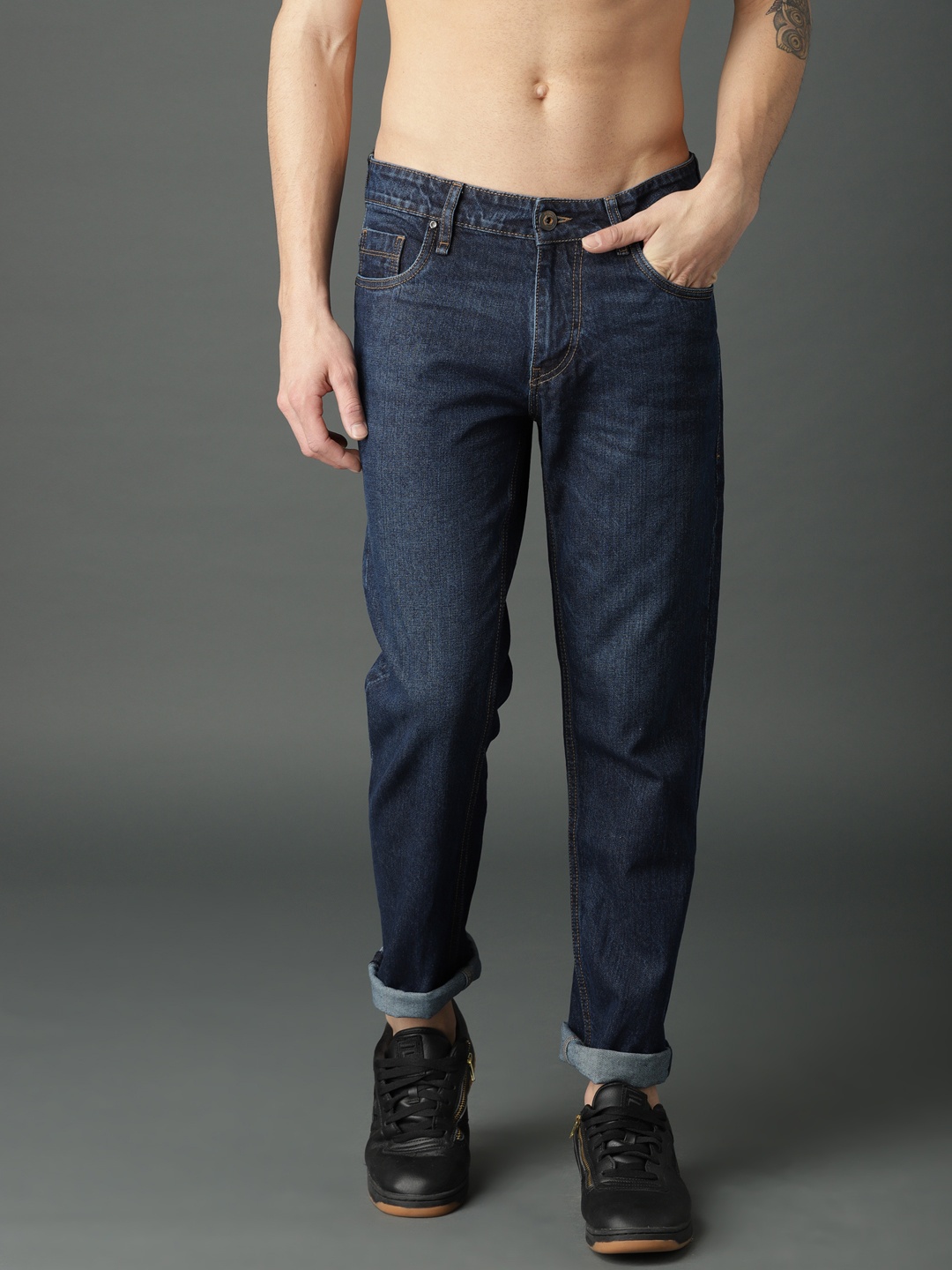 

Roadster Men Blue Slim Fit Mid-Rise Clean Look Jeans