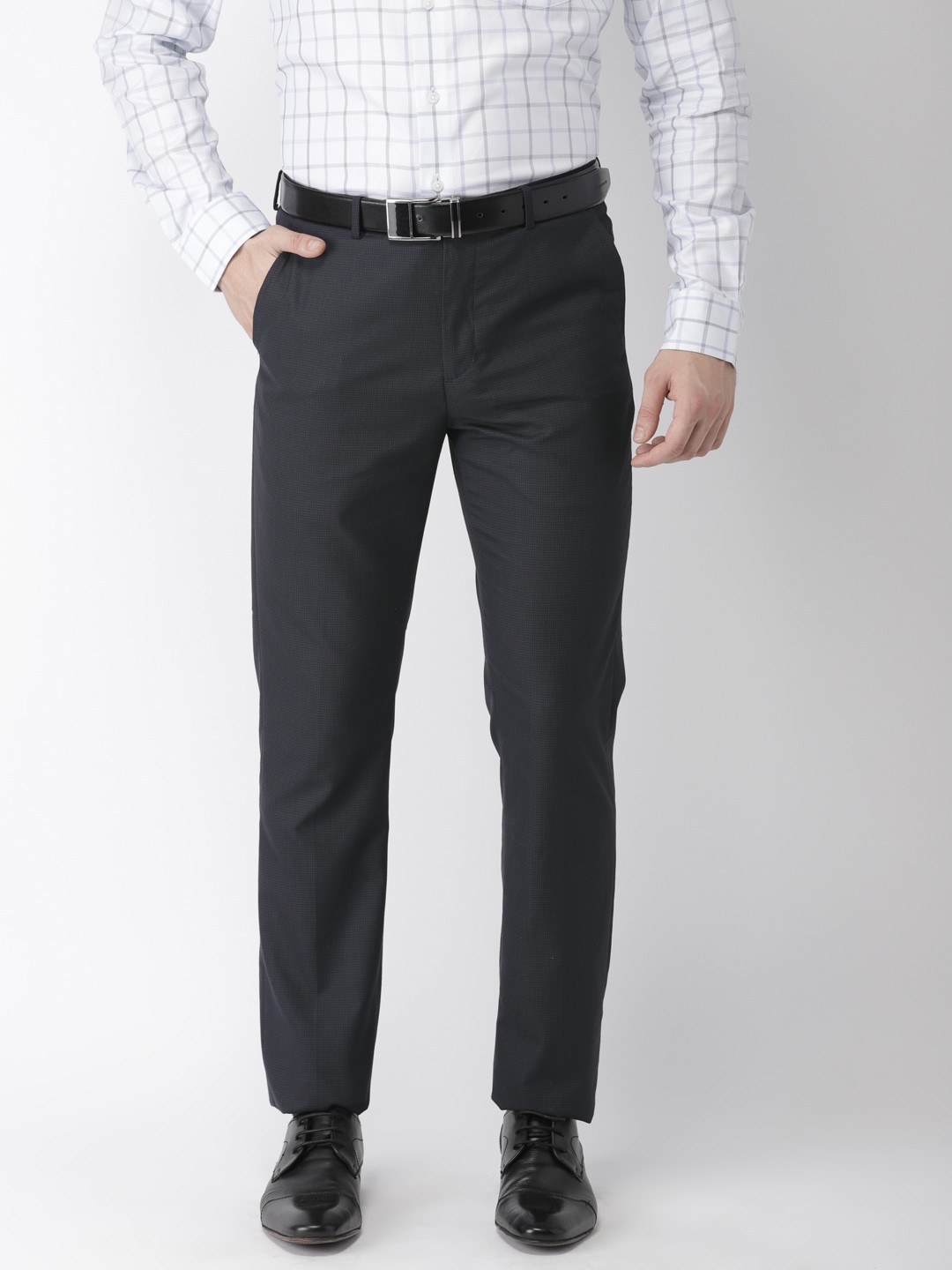 

Arrow Men Navy Tapered Fit Checked Formal Trousers, Navy blue