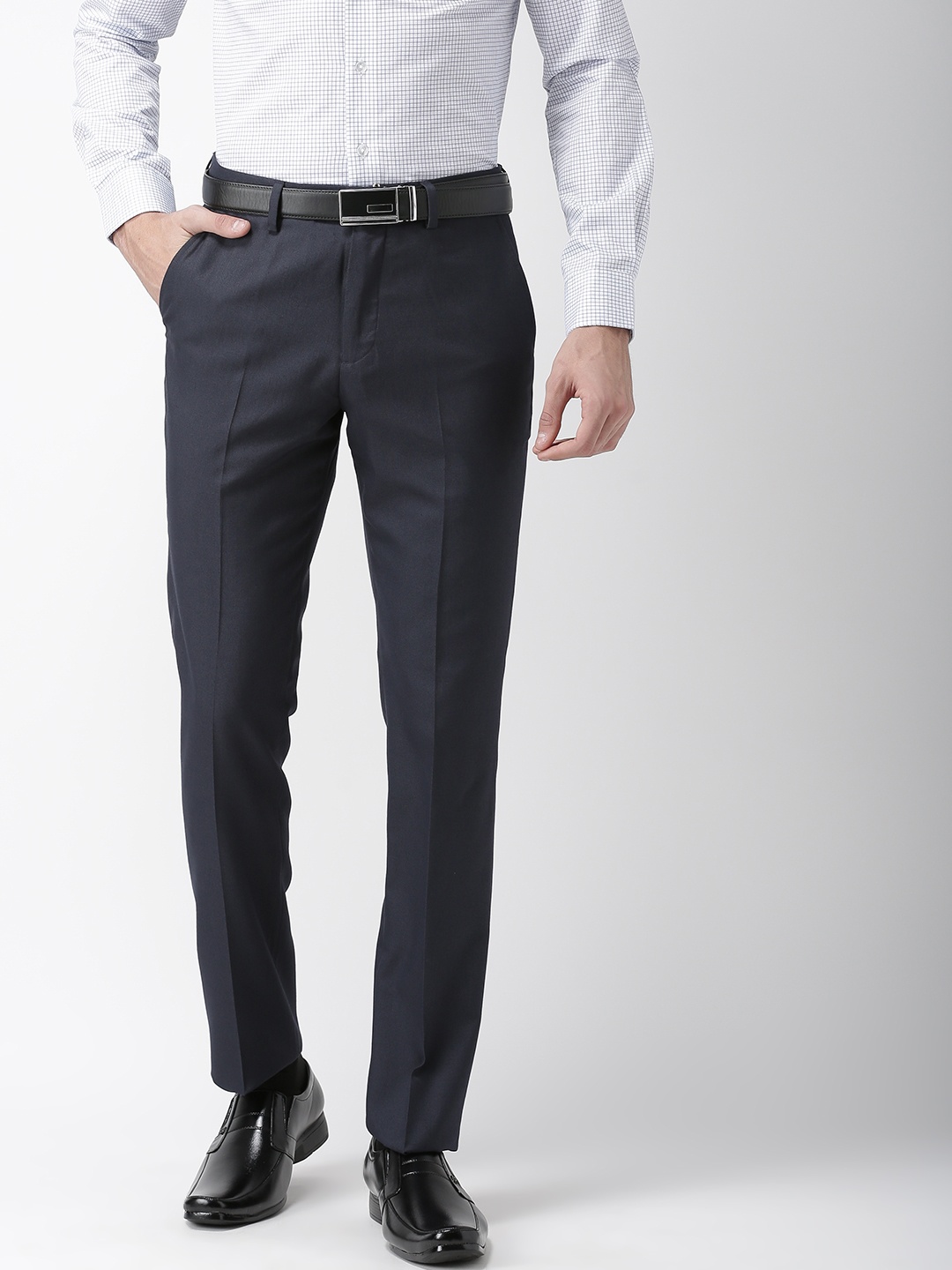 

Arrow Men Navy Blue Regular Fit Solid Regular Trousers