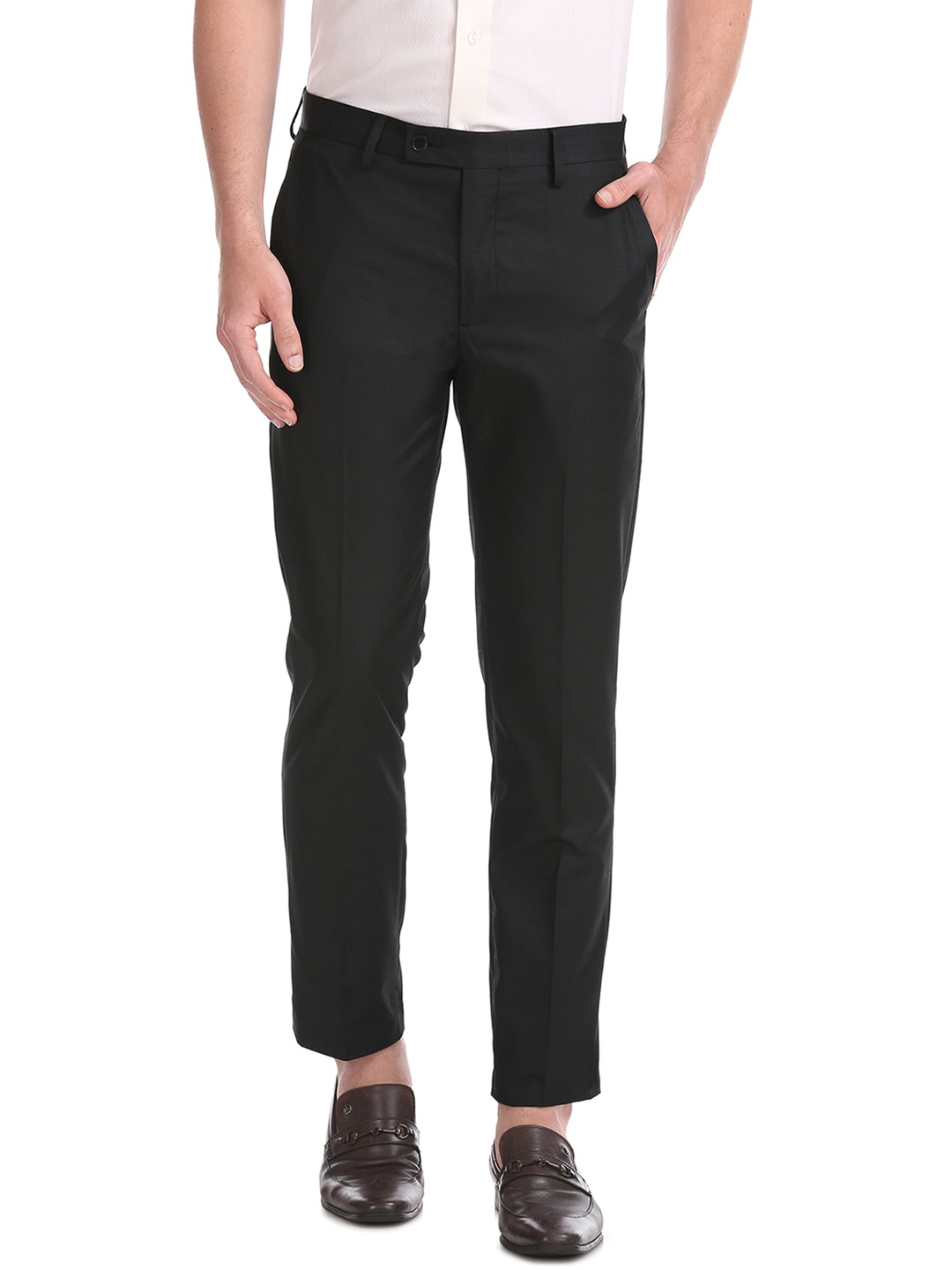 

Arrow Men Black Slim Fit Solid Formal Trousers