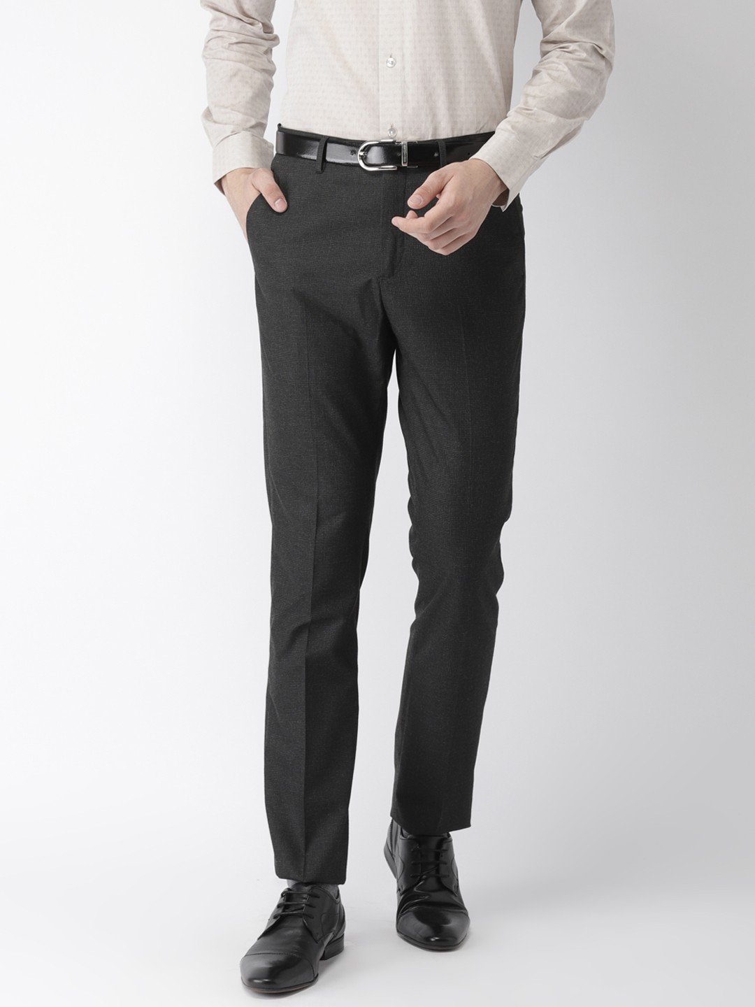 

Arrow Men Charcoal Grey Tapered Fit Checked Formal Trousers