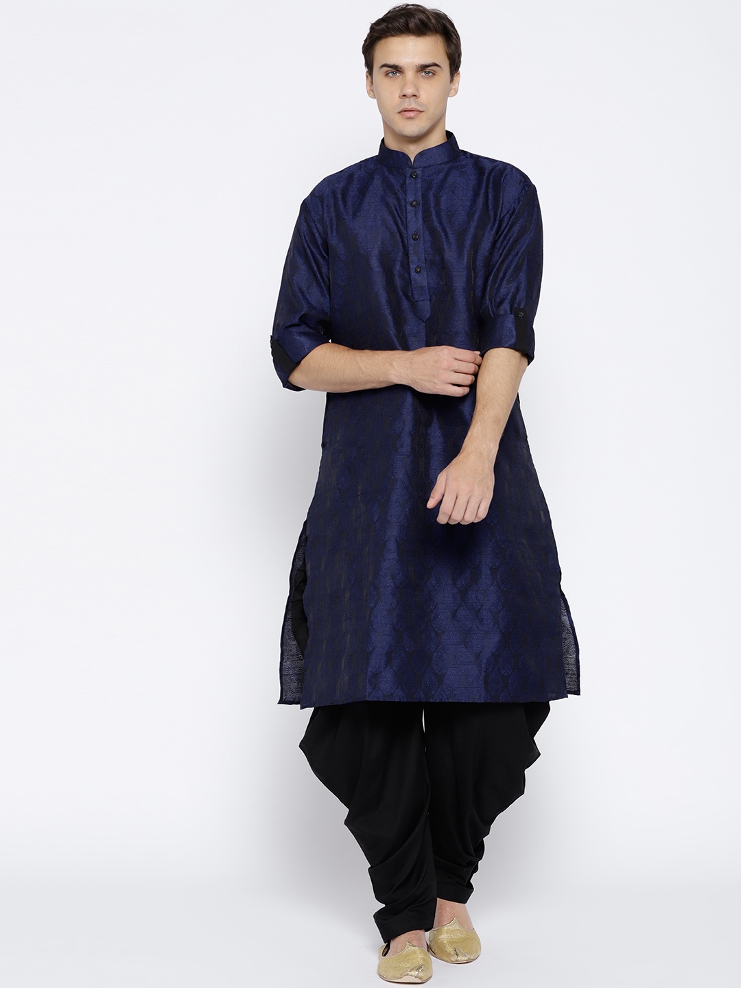 

Chitwan Mohan Men Navy Blue & Black Self Design Kurta with Salwar